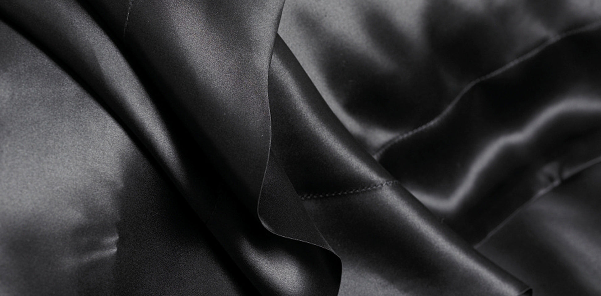 Black Silk Pillowcase with Smooth and Shiny Texture