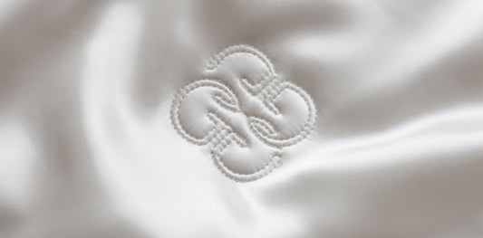 Silk Duvets vs Down Feather Duvets: Which Is The Best Duvet Filling?